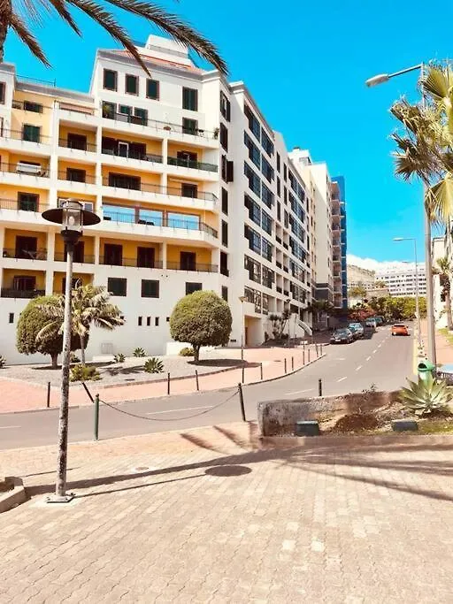 Seaview Apartment Walking To The Beach Фуншал