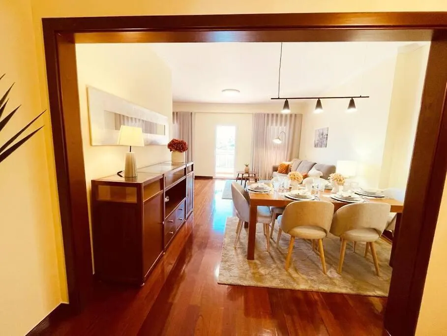 פונשל Seaview Apartment Walking To The Beach פורטוגל