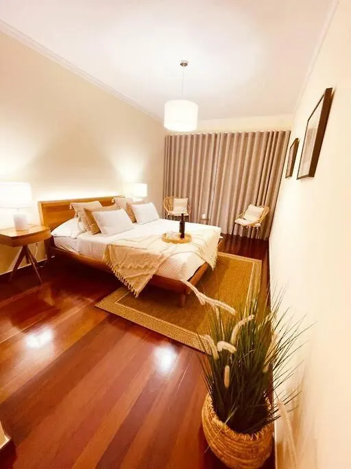 פונשל Seaview Apartment Walking To The Beach פורטוגל