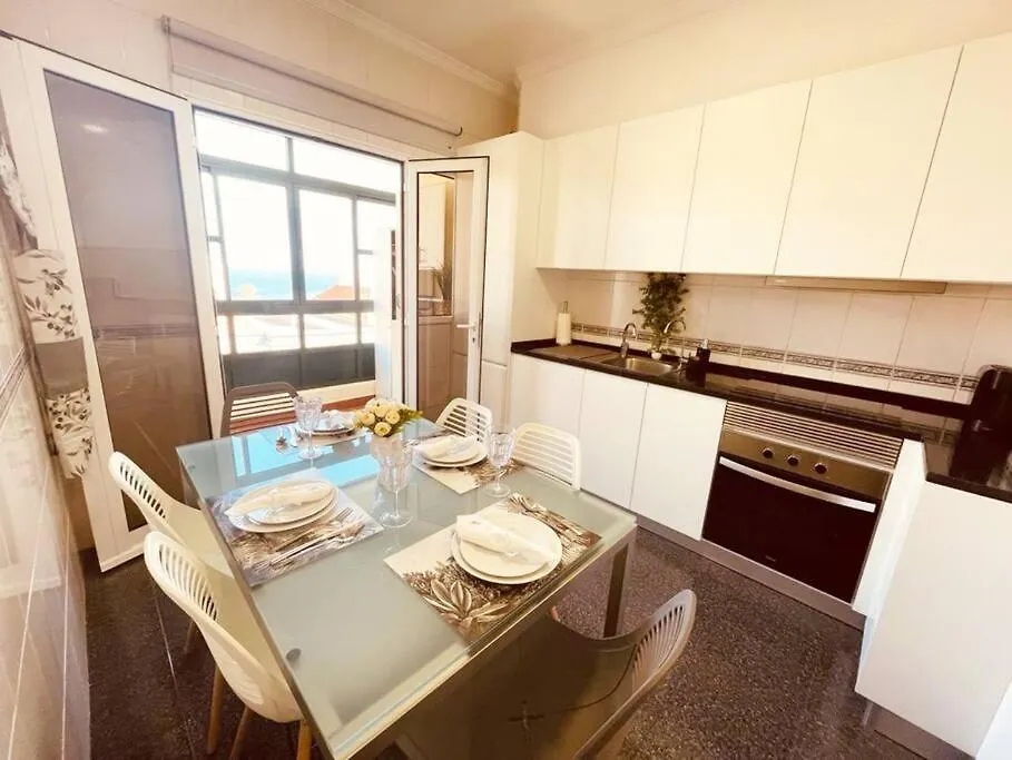 פונשל Seaview Apartment Walking To The Beach